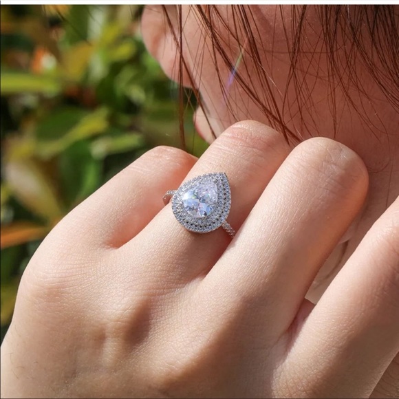 New Pear Cut 925 Silver Diamond Luxury Ring - Picture 2 of 8